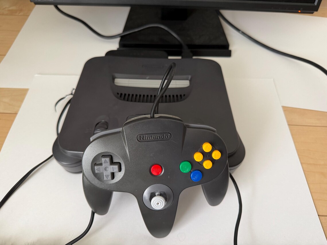 Japanese Nintendo 64 Console (N64 NTSC-J) | Region Unlocked for USA (NTSC-U), foto 3 di 3