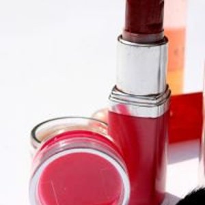 How To Make Your Own Lip Gloss and Lip Balm Recipes
