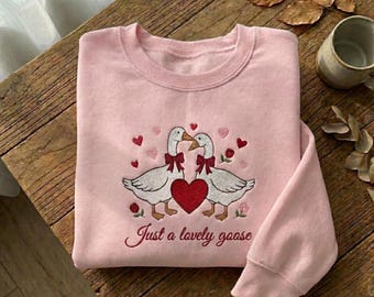 Bluza z haftowaną gęsią – przytulny prezent dla pary na Walentynki