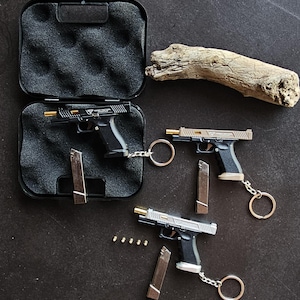 Realistisk Glock-liknande pistolnyckelring – Ny kulmagasin- och slide-actionnyckelring – Presenttillbehör