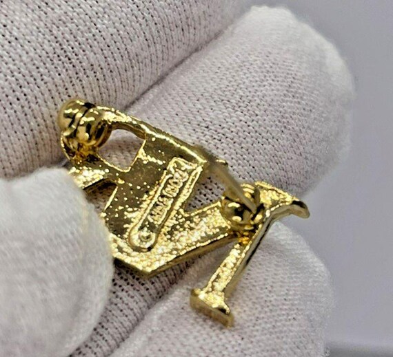 Vintage Nina Ricci Gold Tone NR Brooch Designer Costume Jewelry Elegant style View 2