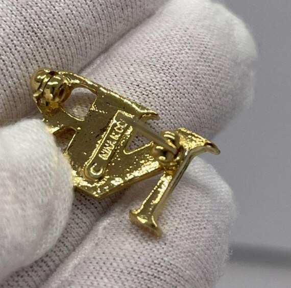 Vintage Nina Ricci Gold Tone NR Brooch Designer Costume Jewelry Elegant style View 4