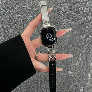 Add a pop of color and style to your wrist 👖✨ This Color-Blocked Denim Apple Watch Band features a chic single-row design, combining vibrant denim shades for a modern, casual look. Perfect for those who love effortless, stylish accessories.

Compatible with Apple Watch Ultra and SE series, this band is made from durable denim material, offering both comfort and a secure fit. A trendy and versatile accessory for everyday wear 💙