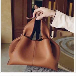 Wolkentasche aus Leder | Weiche Knödel Umhängetasche | Minimalistische elegante Handtasche für jeden Tag | Geschenk für Sie