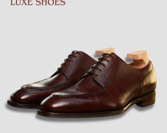 Zapatos Derby de hombre hechos a mano en color marrón con textura granulada - Oxfords con puntera dividida