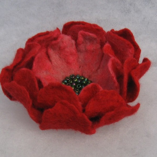 Flowers Brooch -  Felted Flower- Hand felted brooch - Wool brooch -  red pink