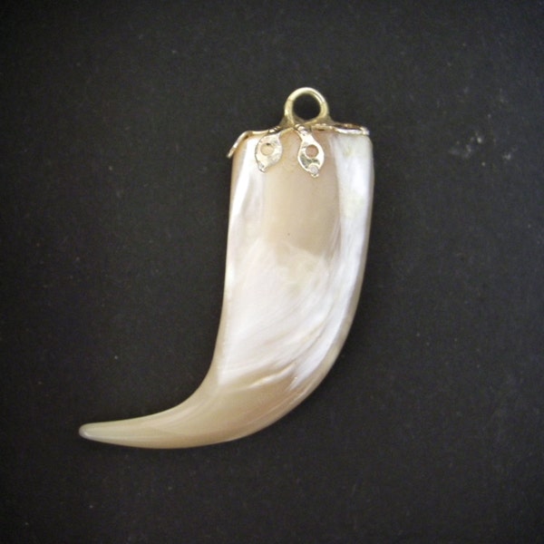 tiger claw,mother of pearl pendant,Vintage .