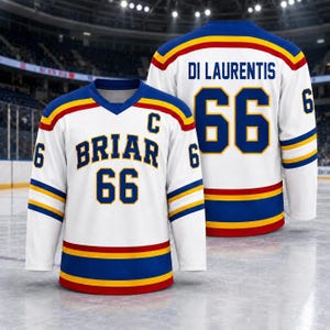 Puede incluir: Camiseta de hockey blanca con detalles azules, amarillos y rojos. La camiseta muestra el nombre "BRIAR" y el número "66" en la parte delantera, y "DI LAURENTIS" y "66" en la parte trasera. El número "6" está en cada manga.