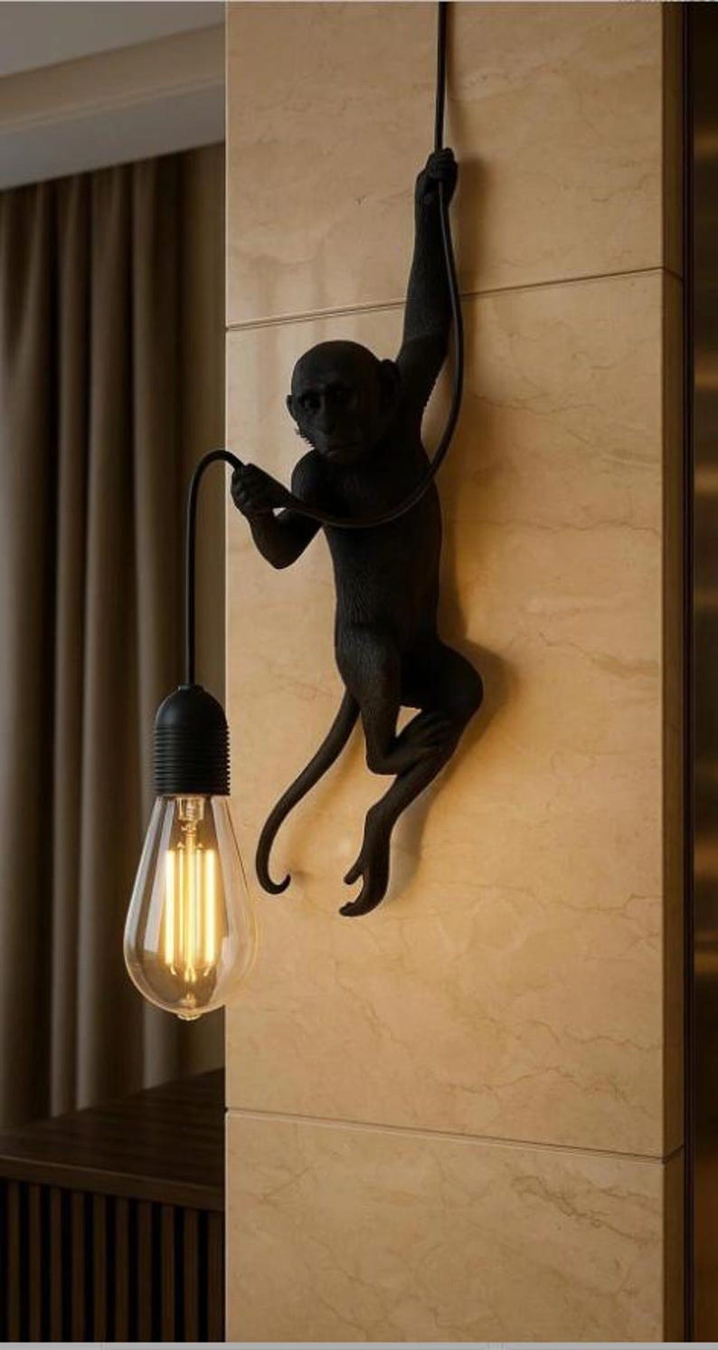 Lámpara de pared decorativa de mono, aplique de primate negro, decoración infantil con temática de jungla, lámpara de animal peculiar, arte de pared caprichoso, regalo único