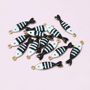 Stainless steel material--high quality 20pcs 18x5mm enamel FISH charms findings--15 colors for your choose 11