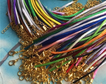 Promotion Vente - 25 pièces 16-18 pouces assortis de cordons de collier en cuir de queue de ratatin assortis avec fermoirs de homard en or brillant