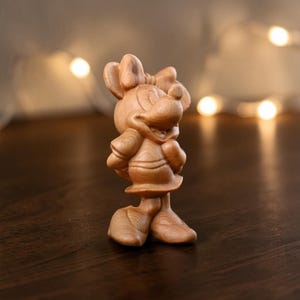 Disney-present till Disney-älskare Dekorativ samlarobjekt, Musse och Mimmi Pigg träfigurer bild 6