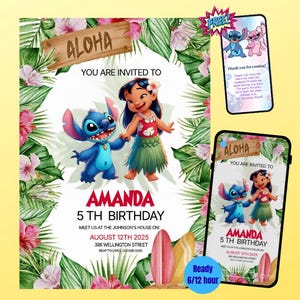 Può includere: Un colorato invito di compleanno con i personaggi Lilo e Stitch, con la parola "Aloha" su un cartello di legno. L'invito include il testo "Sei invitato al 5° compleanno di Amanda" e i dettagli dell'evento. Sono mostrati anche due mockup di telefono.