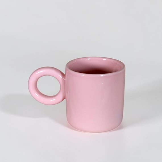 Vintage pink earthenware mug with round handle – Pastel minimalist coffee cup