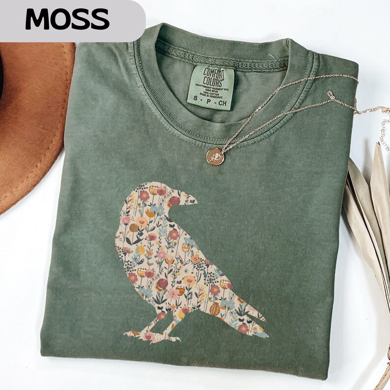 Moss Green Floral Crow Shirt, Wildflower Raven Tee, Botanical Bird Design, Nature Lover Gift, Boho Cottagecore Aesthetic, Unique Graphic