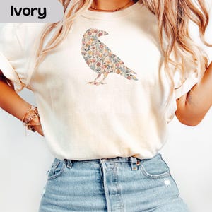 Ivory Floral Crow Raven Shirt, Botanical Bird Tee, Wildflower Garden Design Top, Cottagecore Aesthetic, Nature Lover Gift, Boho Style