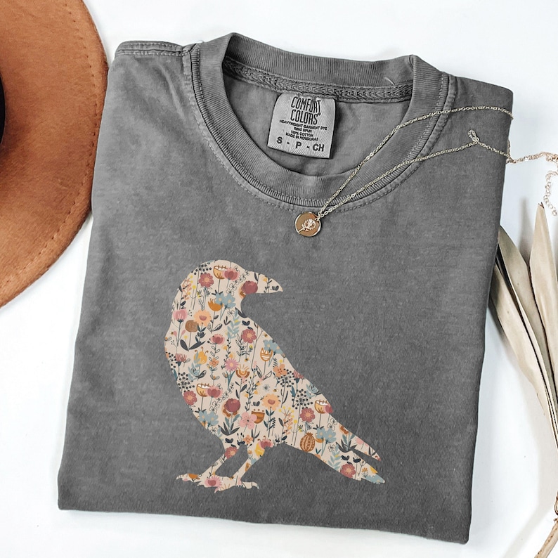 Floral Crow Design, Mystical Raven Art, Flower Bird Graphic, Nature Aesthetic Artwork, Cottagecore Boho Witchy Style, Unique Gift