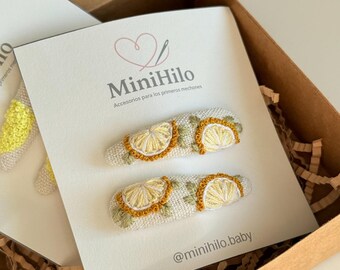 Embroidered hair clips for girls | Handmade | Natural linen | 5/6 cm | Delicate children's accessories | Handmade gift |