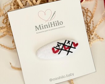 Embroidered hair clips for girls | Handmade | Natural linen | 5/6 cm | Delicate children's accessories | Handmade gift | Hair clip with heart