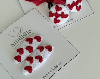 Set of 2 hand-embroidered hair clips and 2 scrunchies for girls | Children's hair accessories | Handmade gift | Made in Spain