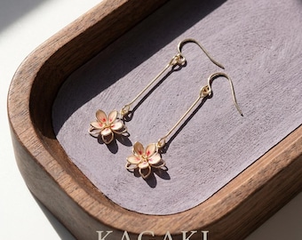 Sakura hangoorbellen Japanse bloem oorbellen kersenbloesem oorbellen delicate gouden oorbellen handgemaakte sieraden KAGAKI