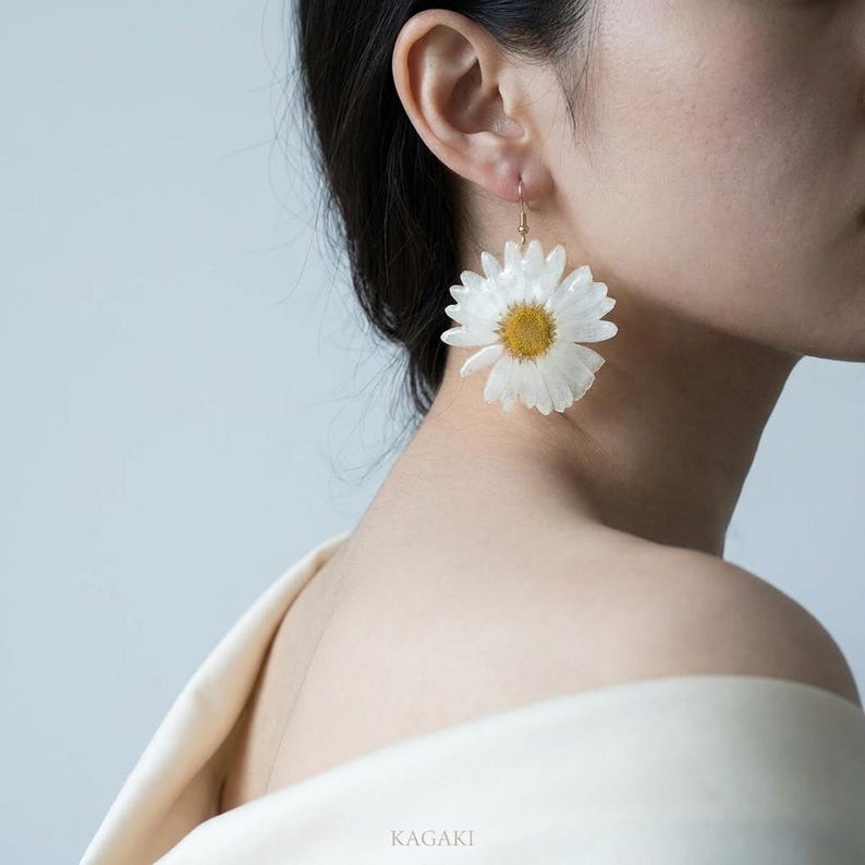 Madeliefjebloem oorbellen Echte bloem hars oorbellen Witte bloemen hangoorbellen Lichtgewicht botanische sieraden handgemaakt KAGAKI afbeelding 5