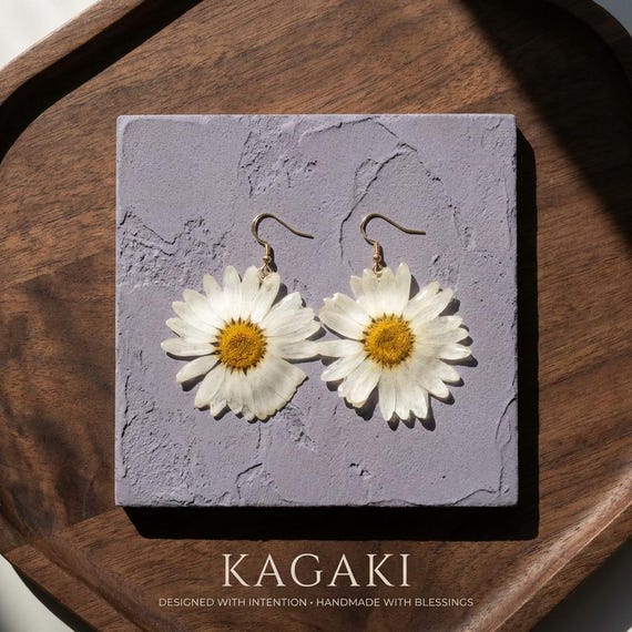Daisy Flower Earrings Real Flower Resin Earrings White Floral Dangle Earrings Lightweight Botanical Jewelry Handmade KAGAKI