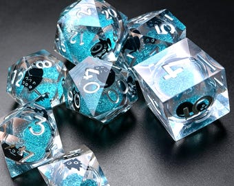 The Cat Resin Quicksand Liquid Dice Set is a perfect gift for Dungeons & Dragons.