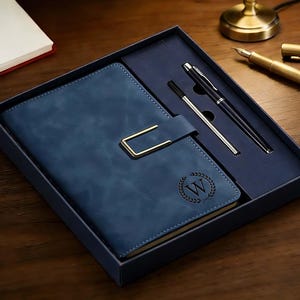 Op maat gemaakte leren notitieboekenset met bijpassende pen, gegraveerd cadeau voor afstuderen en nieuwe baan