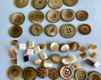 Lot de 32 boutons anciens - Lot de boutons en nacre - Boutons de collection - Boutons de couture