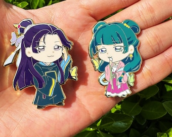 Maomao & Jinshi Hard Enamel Pin – Chibi Anime Couple Lapel Badge, Gold Plated, Glitter Details, Gift for Fans
