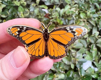 Pin de esmalte de mariposa monarca - Pin de solapa de CARIDAD - Insignia