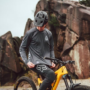 Setup MTN Stark MTB FastDry Mens Mountain Bike Jersey in Charcoal Performance Cycling Top with Wicking Technology image 4