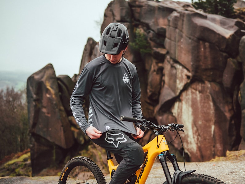 Setup MTN Stark MTB FastDry Mens Mountain Bike Jersey in Charcoal Performance Cycling Top with Wicking Technology image 4