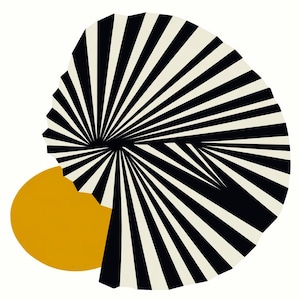 Könnte beinhalten: Abstrakter Kunstdruck mit einem schwarz-weißen fächerartigen Design und radialen Linien. Ein gelber Vollkreis befindet sich in der Nähe der Fächerform. Das Kunstwerk ist vor einem weißen Hintergrund platziert und erzeugt einen auffälligen Kontrast.