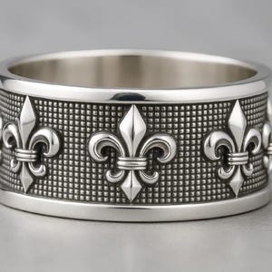 Fleur de lis ring - Etsy 日本