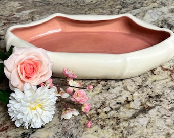 Middeleeuwse moderne roomkleurige en roze consolekom met vrije vorm MCM