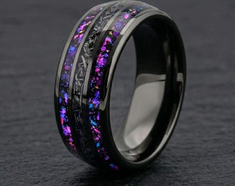 Meteoriet en paarse opaalring – Galaxy-trouwring heren, zwart wolfraam 8 mm, nevelruimtering