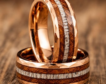 Hertengewei whiskyvat houten wolfraamring, roségoud gehamerde herentrouwring, rustieke houten trouwring, 8 mm comfortabele pasvorm