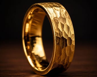Gehamerde 18 kt gouden herentrouwring, wolfraamring 8 mm comfortabele pasvorm