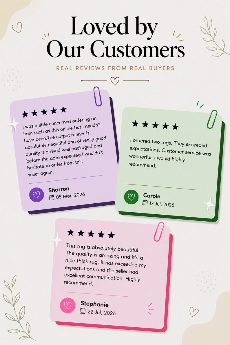 Może przedstawiać: Grafika z tytułem Loved by Our Customers i podtytułem REAL REVIEWS FROM REAL BUYERS. Zawiera trzy kwadratowe karty z opiniami w kolorze jasnofioletowym, jasnozielonym i r&oacute;żowym, z kt&oacute;rych każda pokazuje pięć gwiazdek i opinie klient&oacute;w.