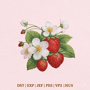 Peut inclure: Un motif de broderie représentant trois fraises rouges, des feuilles vertes et des fleurs blanches aux cœurs jaunes. Le texte DST | EXP | JEF | PES | VP3 | HUS est imprimé en bas du motif, sur un fond rose clair.