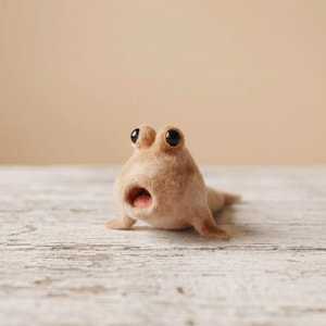 Handcrafted Needle Felted Mudskipper – Cozy Miniature Cute Funny Goby Fish Quirky Soft Artisanal Keepsake