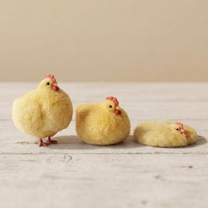 Handcrafted Needle Felted Hen – Cozy Miniature Cute Chicken Standing Sitting Loafing Whimsical Gift Set