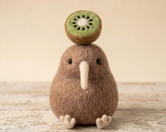 Handcrafted Wool Kiwi Bird Figurine – Cozy New Zealand Kiwi Soft Sculpture, Warm Fruit Whimsy Decor, Comforting Keepsake Nature Gift
