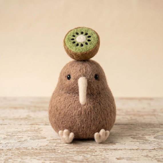 Handcrafted Wool Kiwi Bird Figurine – Cozy New Zealand Kiwi Soft Sculpture, Warm Fruit Whimsy Decor, Comforting Keepsake Nature Gift