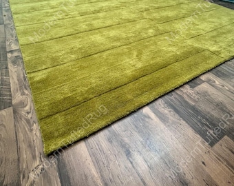 Alfombra de lana tejida a mano: Alfombra moderna de rayas verde musgo liso para dormitorio.