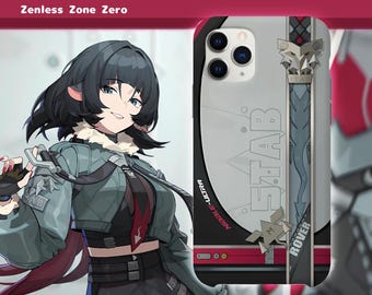 Pode incluir: Uma capa de smartphone com um gráfico da personagem Jane Doe de Zenless Zone Zero. O design inclui um esquema de cores cinza e preto com o texto STAB, ROVER e NIBBLE-ULTRA, juntamente com um detalhe de emblema de lobo metálico.