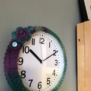 Yarn-Wrapped Big-Numbered Clock