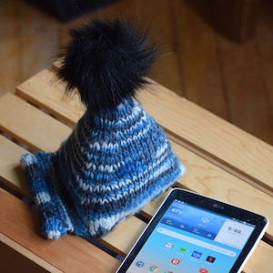 Small Hand-Knit Tablet and eReader Stand - Holds iPad Minis, Kindles, Galaxy Tablets Hands Free